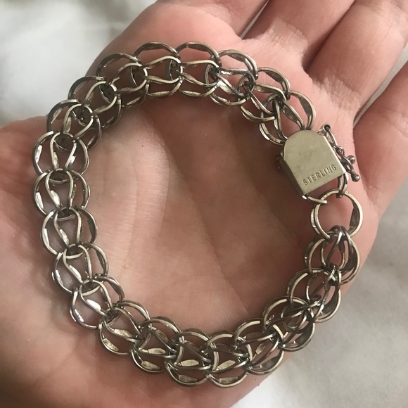 EUC Vintage 1970s Sterling silver charm bracelet - Picture 1 of 7
